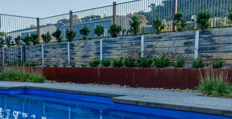 RETAINING WALLS